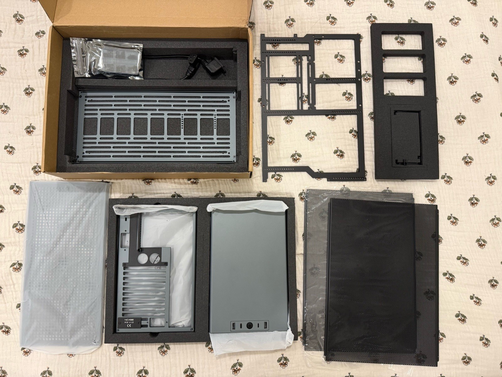 Ncase M2 Round Flatpack SFF Case **GUNMETAL** Ncase M2 Round Flatpack SFF Case **GUNMETAL**