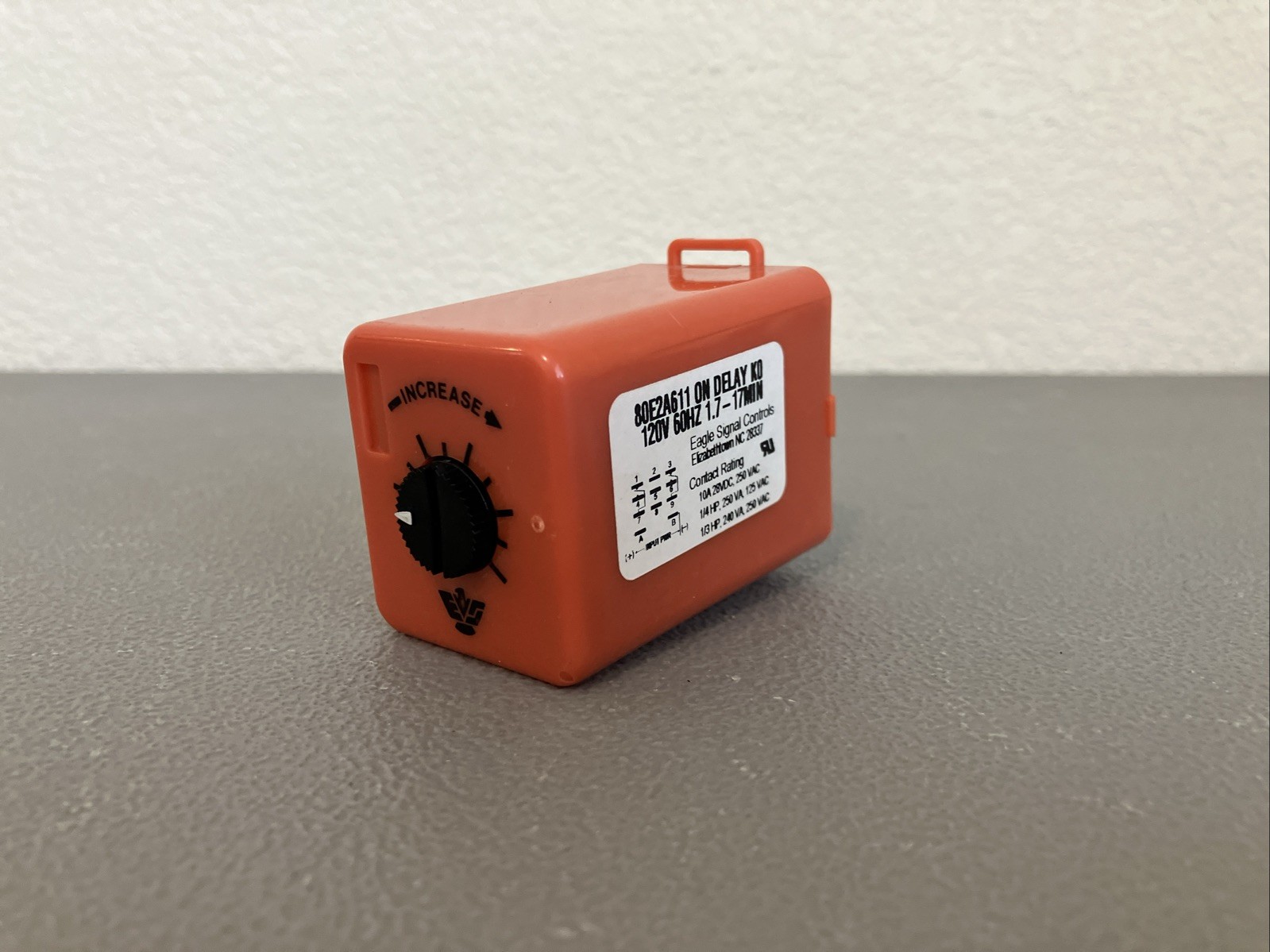VTG 80E2A611 EAGLE SIGNAL BRAND TIME DELAY RELAY SOCKET 120V VTG 80E2A611 EAGLE SIGNAL BRAND TIME DELAY RELAY SOCKET 120V