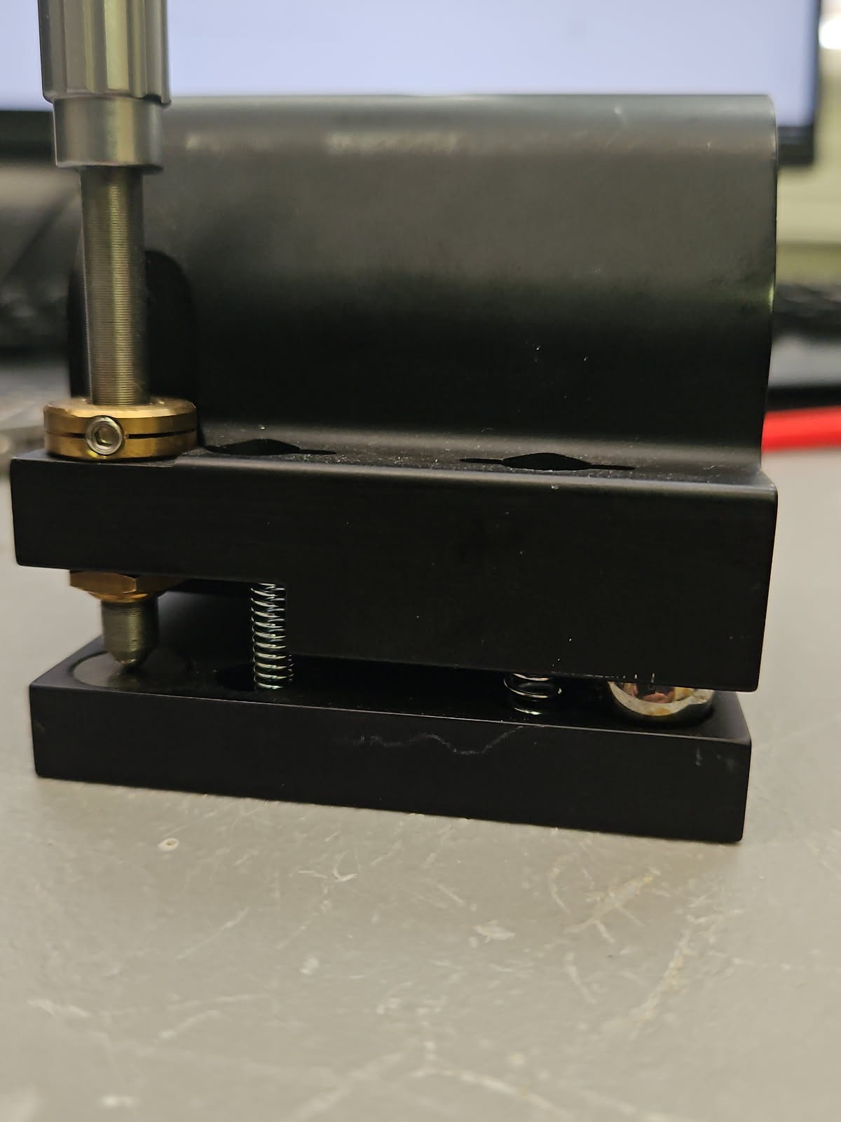 NEWPORT MODEL ULM-TILT CYLINDRICAL LASER MOUNT WITH PRECISION ADJUSTMENT SCREWS