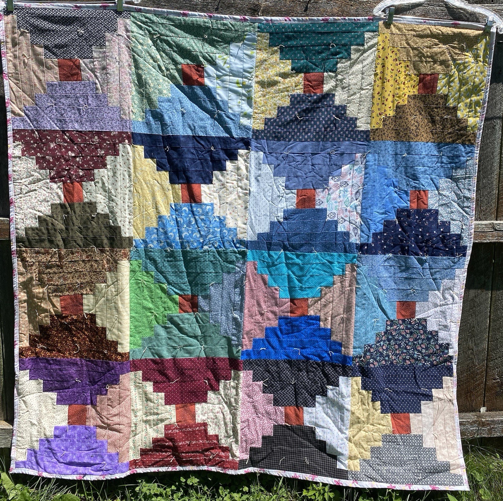 Fantastic Colorful Handmade Quilt Courthouse Step, Piece Arch, Log Cabin