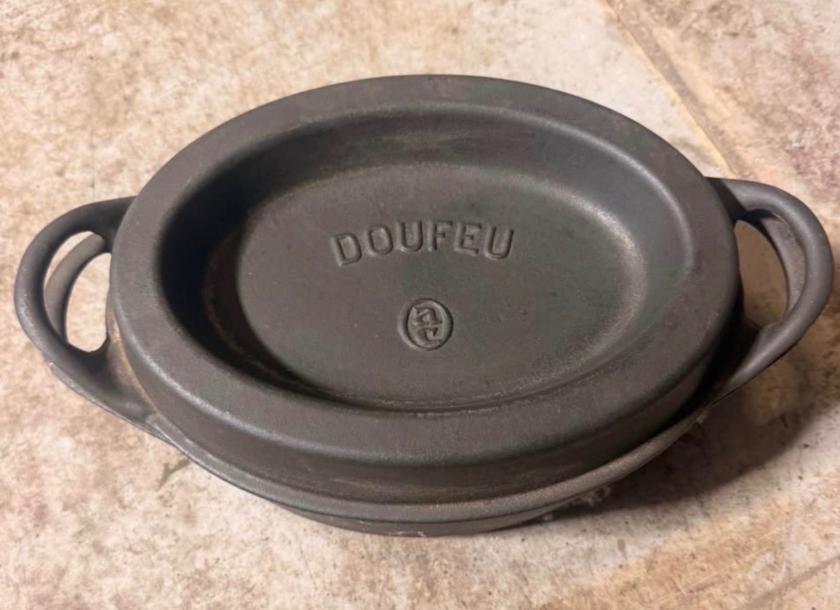 RARE VINTAGE COUSANCES DOUFEU #9 OVAL ROASTER & LID CAST IRON