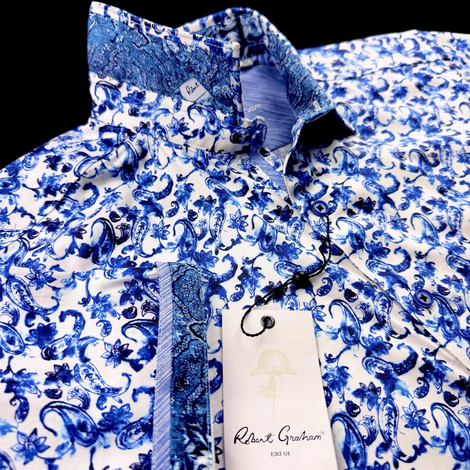Robert Graham Paisley Floral Bold Print Short Sleeve Shirt Blue Medium $198 Robert Graham Paisley Floral Bold Print Short Sleeve Shirt Blue Medium $198
