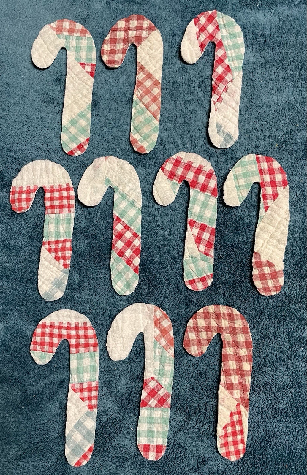 10 PRIMITIVE ANTIQUE CUTTER QUILT CANDY CANES RED, GREEN, WHITE Christmas