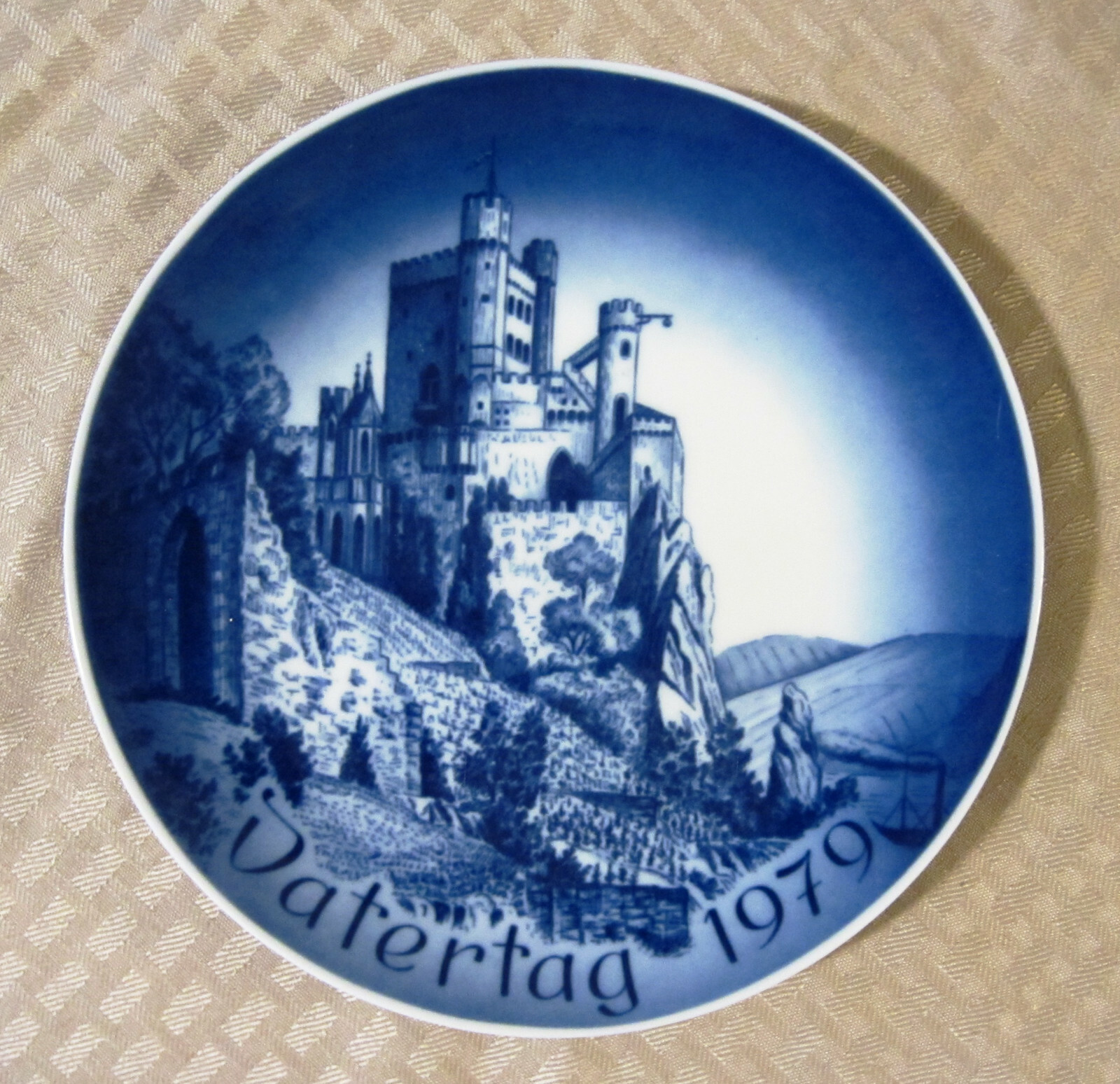 Vintage 1979 Vatertag (Father\'s Day) Plate by 100 Jahre Bareuther Bavaria Vintage 1979 Vatertag (Father\'s Day) Plate by 100 Jahre Bareuther Bavaria