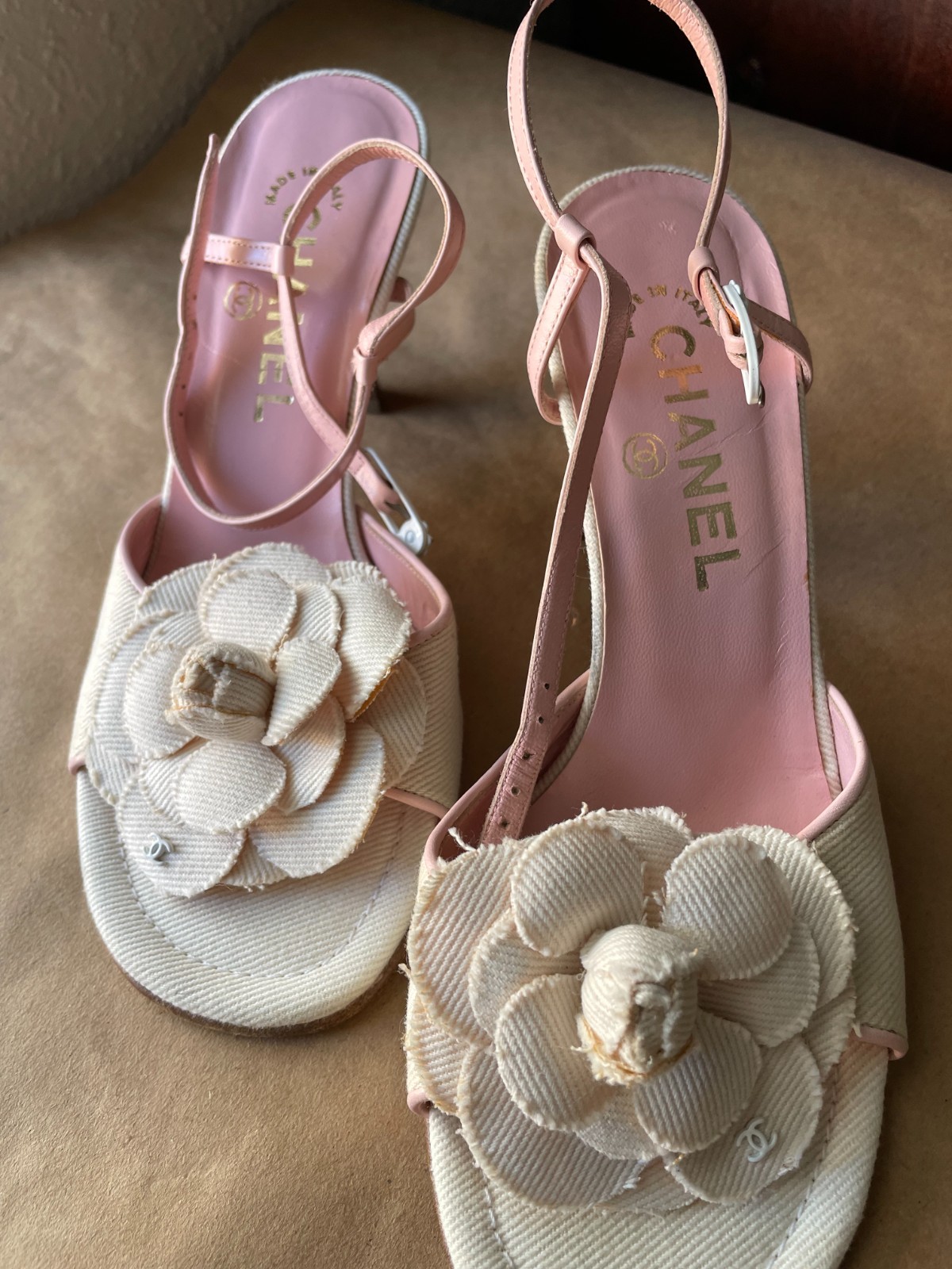 CHANEL Camellia Slingback Sandals 36.5 Cream Corduroy Pink Leather Wood Heel CC CHANEL Camellia Slingback Sandals 36.5 Cream Corduroy Pink Leather Wood Heel CC