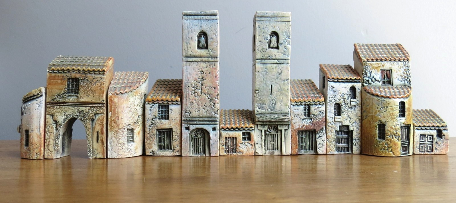 VINTAGE J.P. GAULT PROVENCE St. Paul MINIATURE BUILDINGS 11 pc. VINTAGE J.P. GAULT PROVENCE St. Paul MINIATURE BUILDINGS 11 pc.