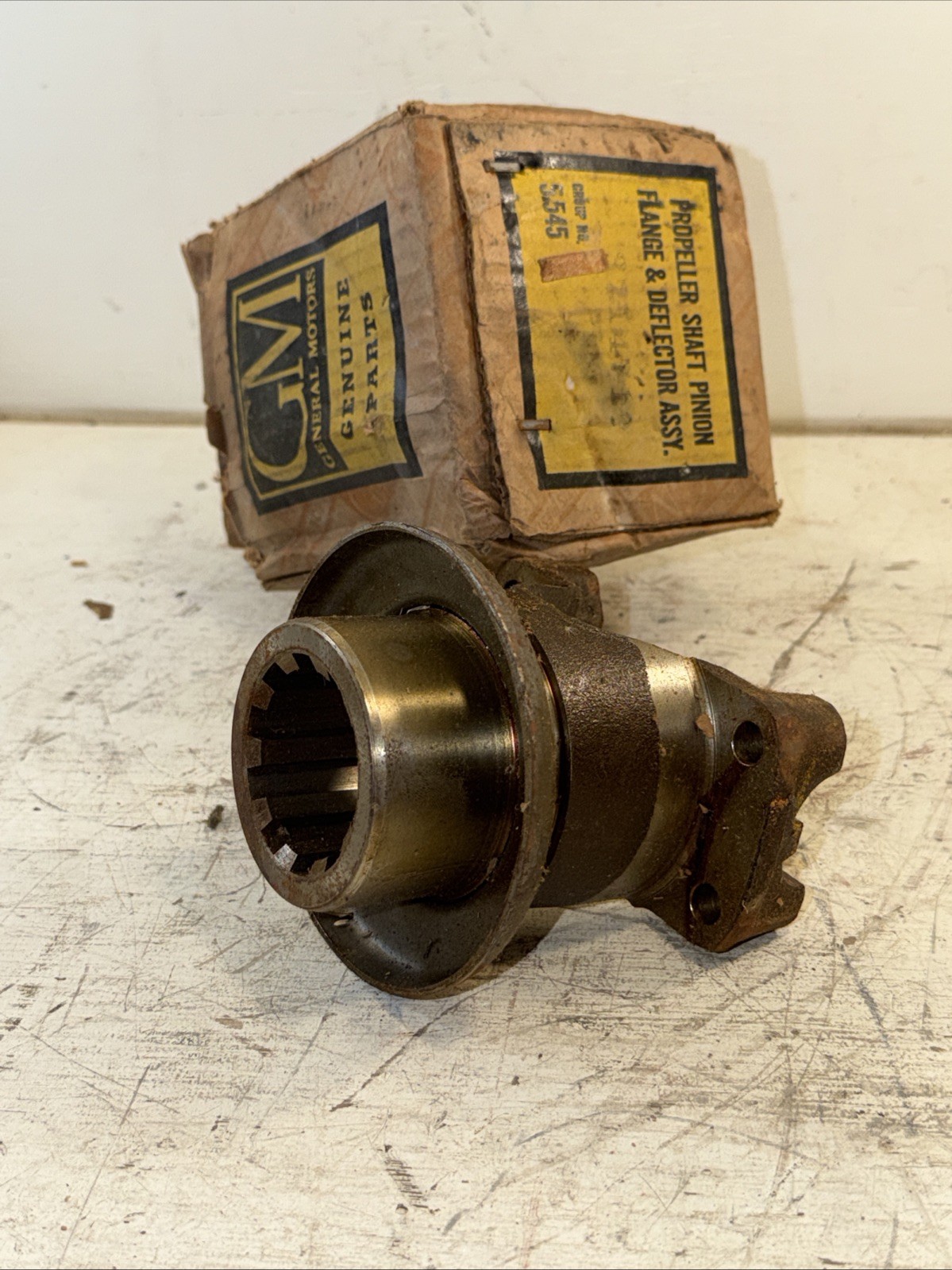 Vintage OEM GM 3714719 Propeller Shaft Pinion Flange & Deflector 1955-62 Trucks