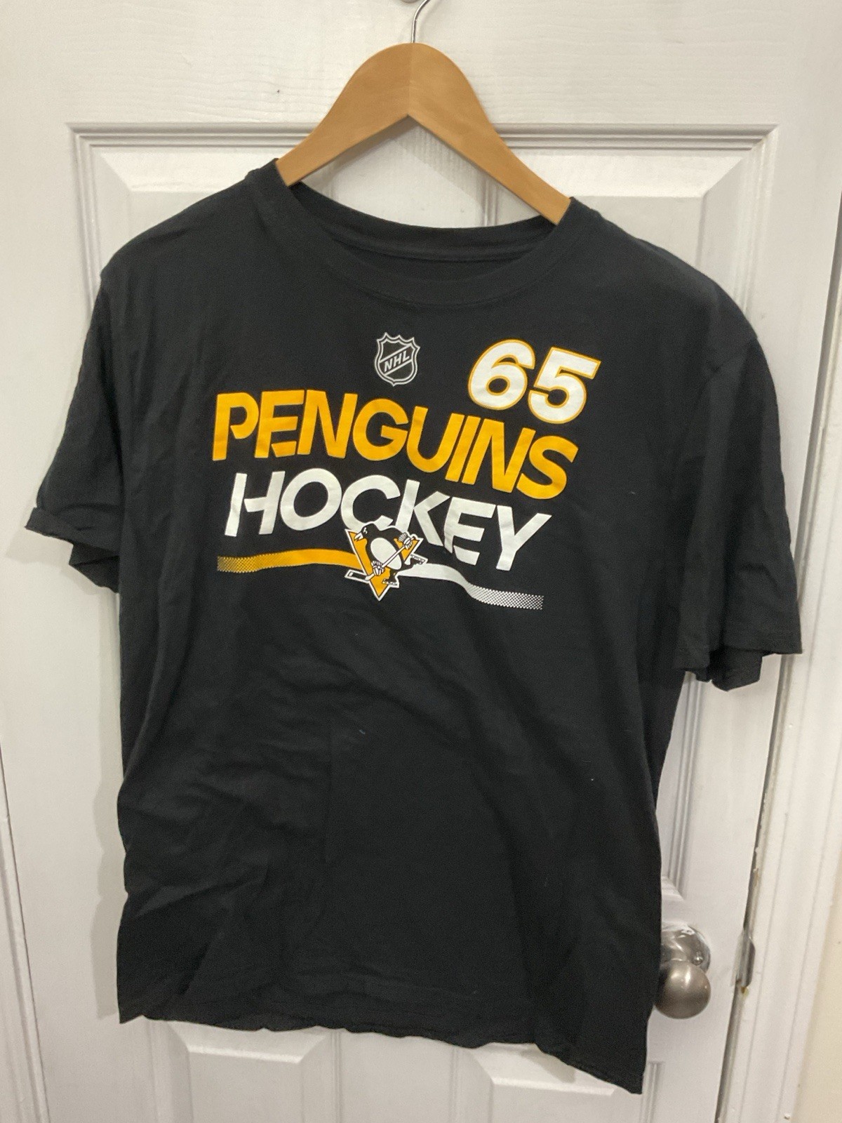 Pittsburgh Penguins #65 Eric Karlsson Size Men’s Large T-Shirt Pittsburgh Penguins #65 Eric Karlsson Size Men’s Large T-Shirt