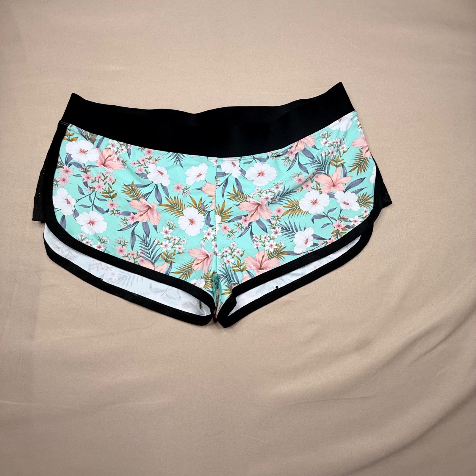 Body Glove Womens Tropical Floral Swim Shorts Mint Green Black Large 115712 Body Glove Womens Tropical Floral Swim Shorts Mint Green Black Large 115712