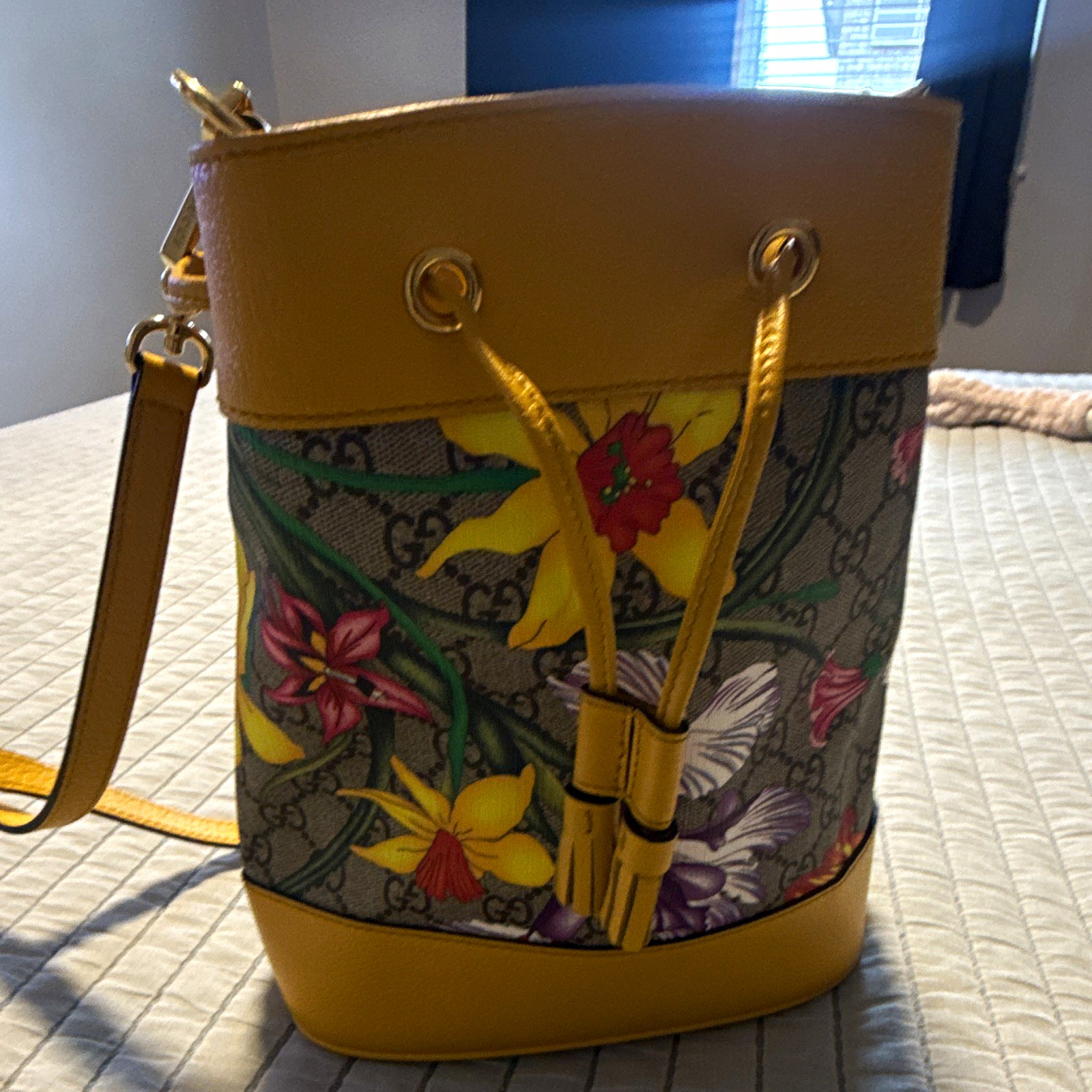 Gucci GG Blooms Floral Bucket Drawstring Bag Yellow w/ Detachable Strap
