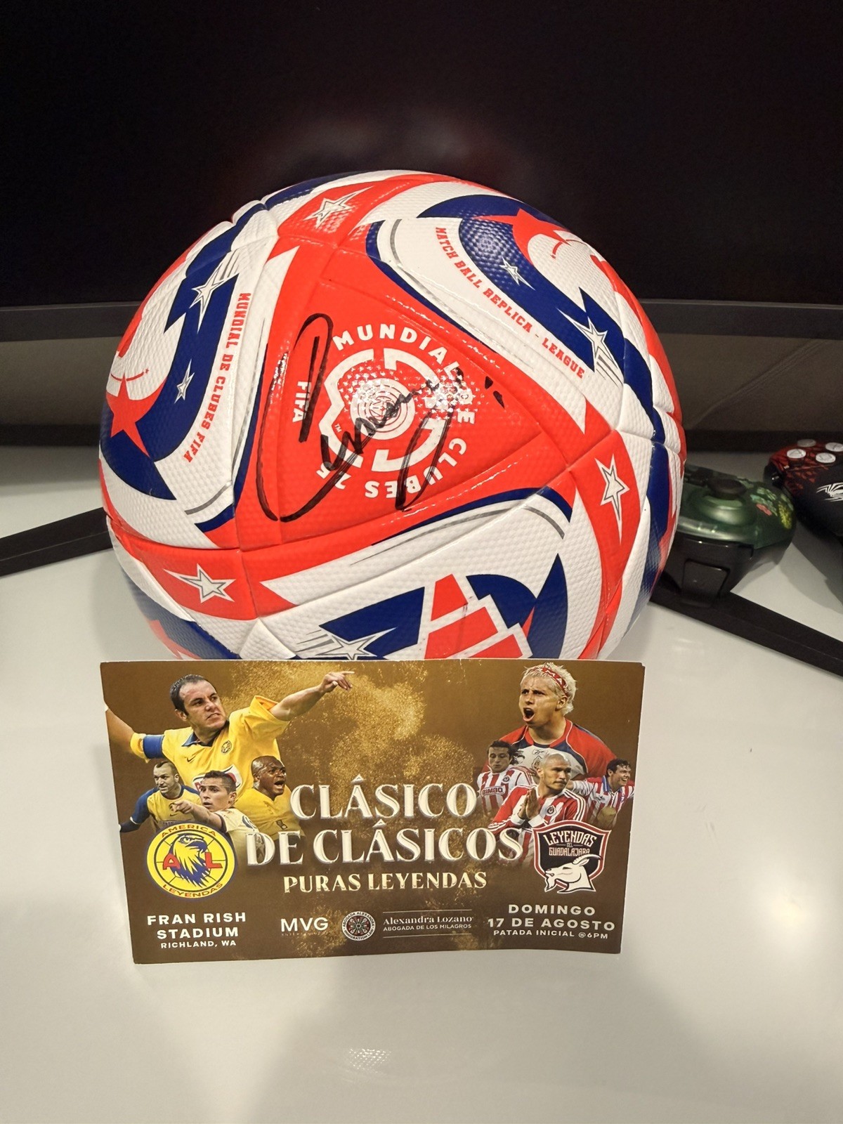 CUAUHTEMOC BLANCO SIGNED AUTOGRAPH SOCCER BALL America Mexico CUAUHTEMOC BLANCO SIGNED AUTOGRAPH SOCCER BALL America Mexico