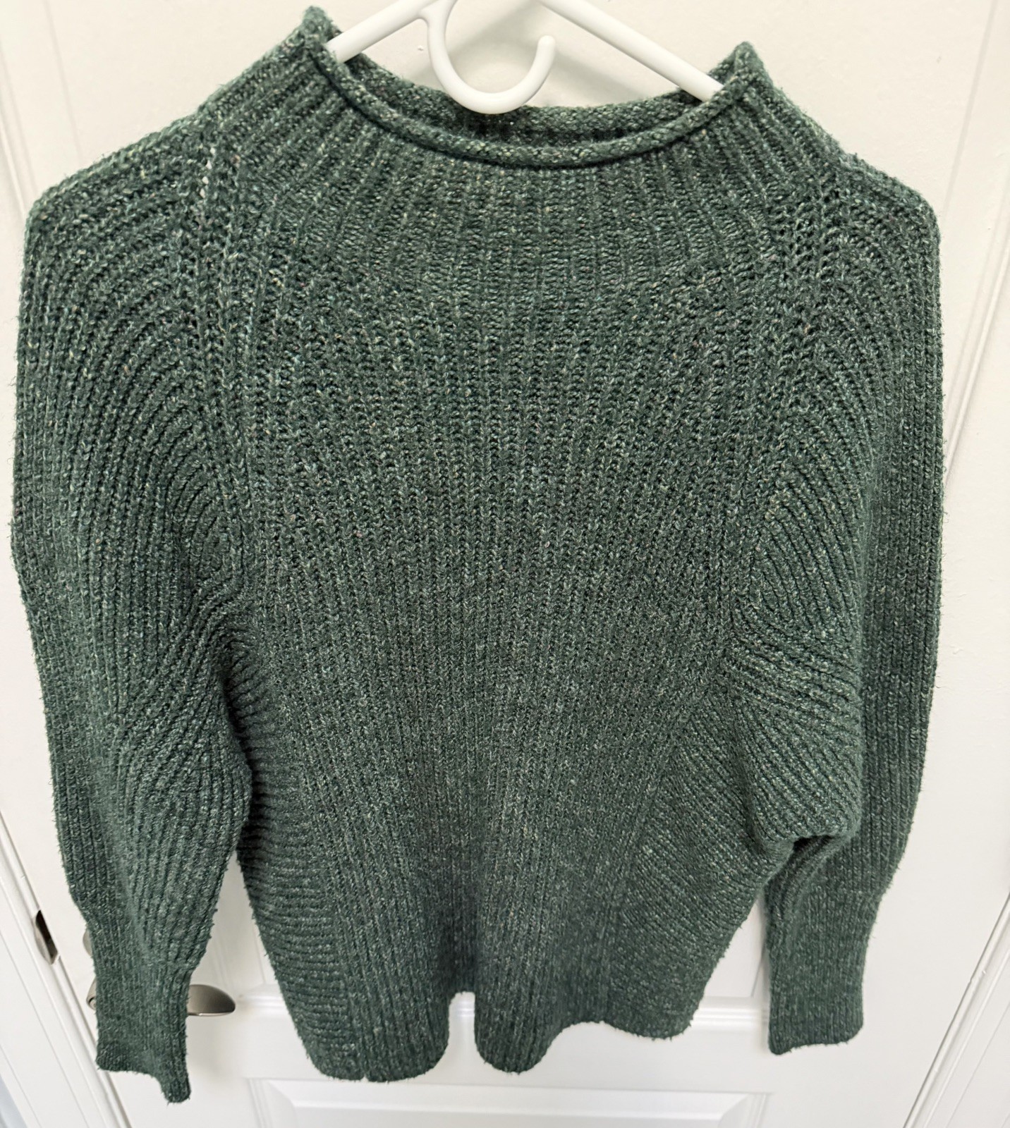 Chico’s Women’s Sweater, Green, Size Small or Chico’s Size 0, Long Sleeve