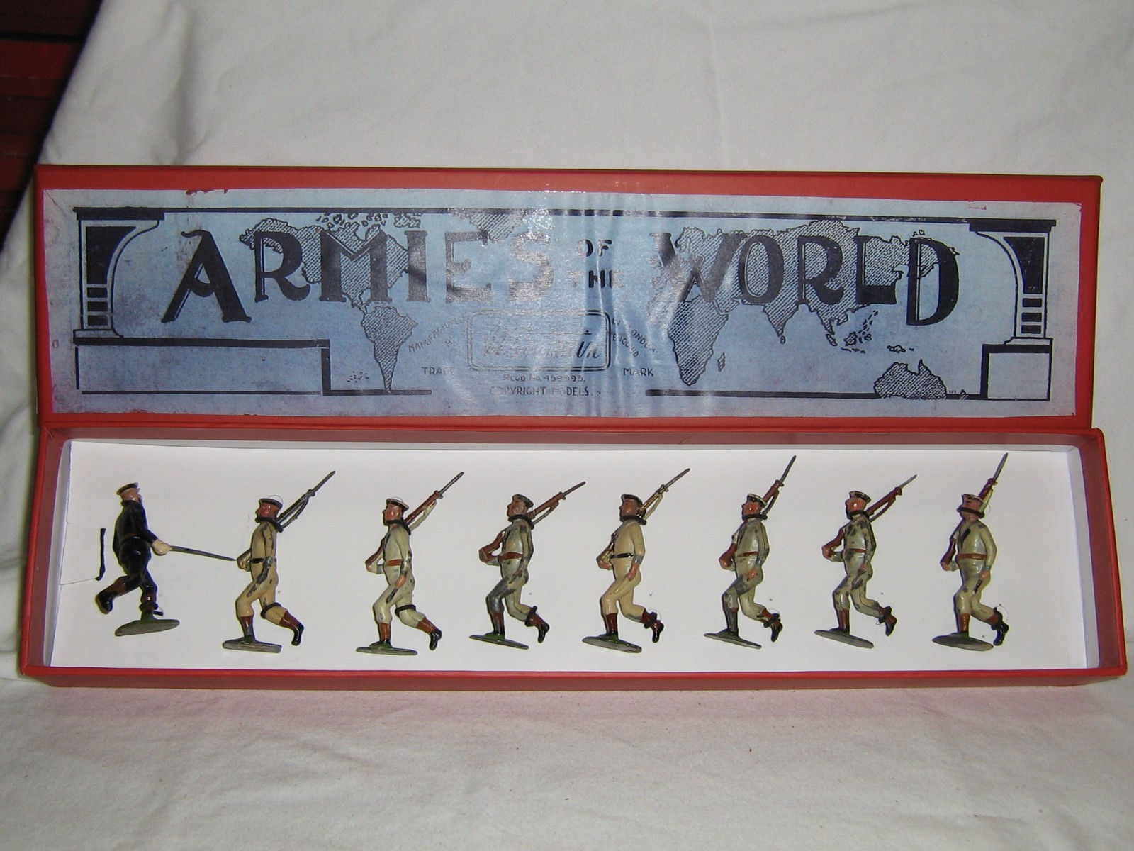 VTG BRITAINS ROYAL NAVY WHITE JACKETS SET#80 BOXED VTG BRITAINS ROYAL NAVY WHITE JACKETS SET#80 BOXED