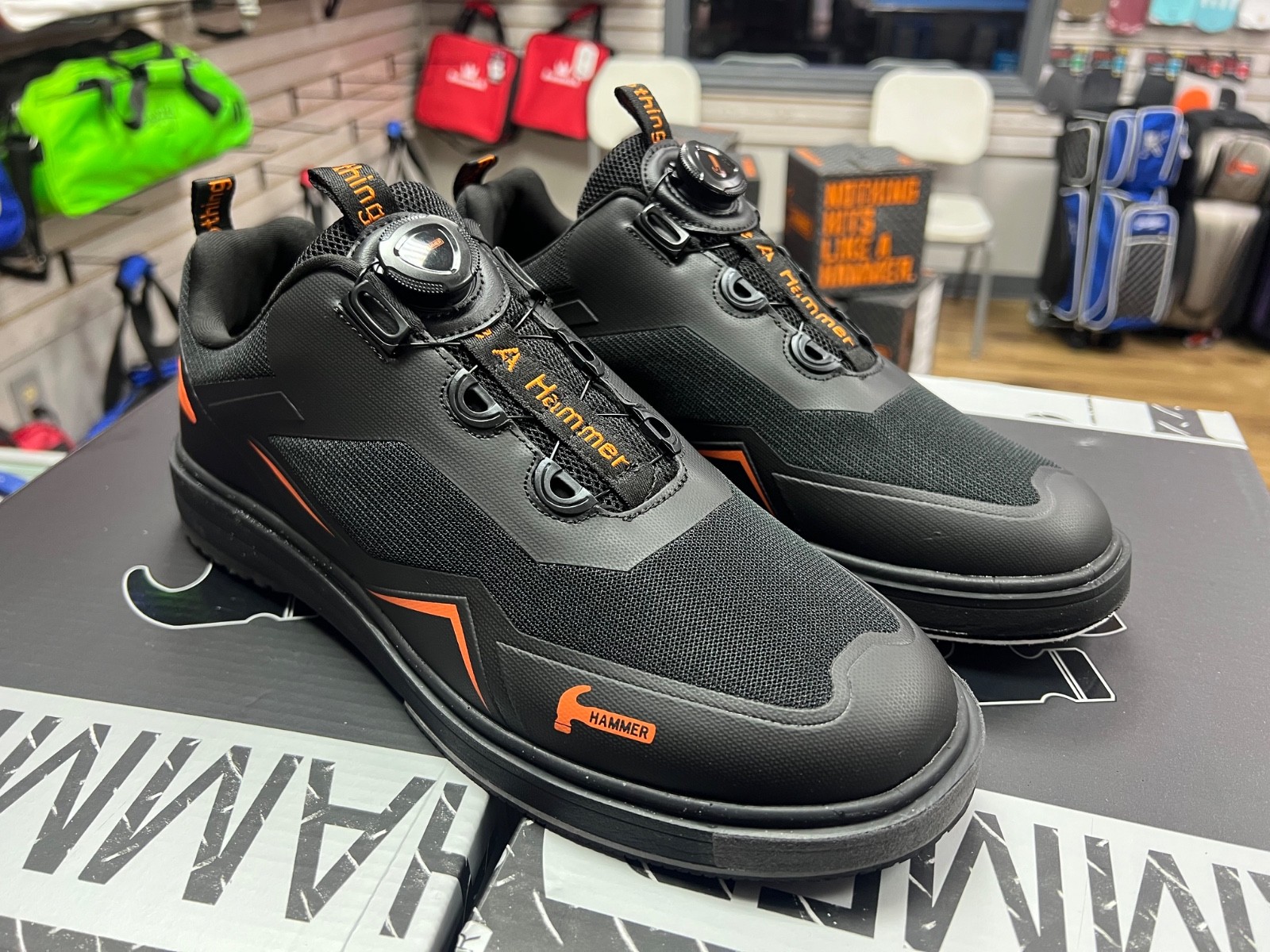 VIBE Black/Orange Bowling Shoe RH 