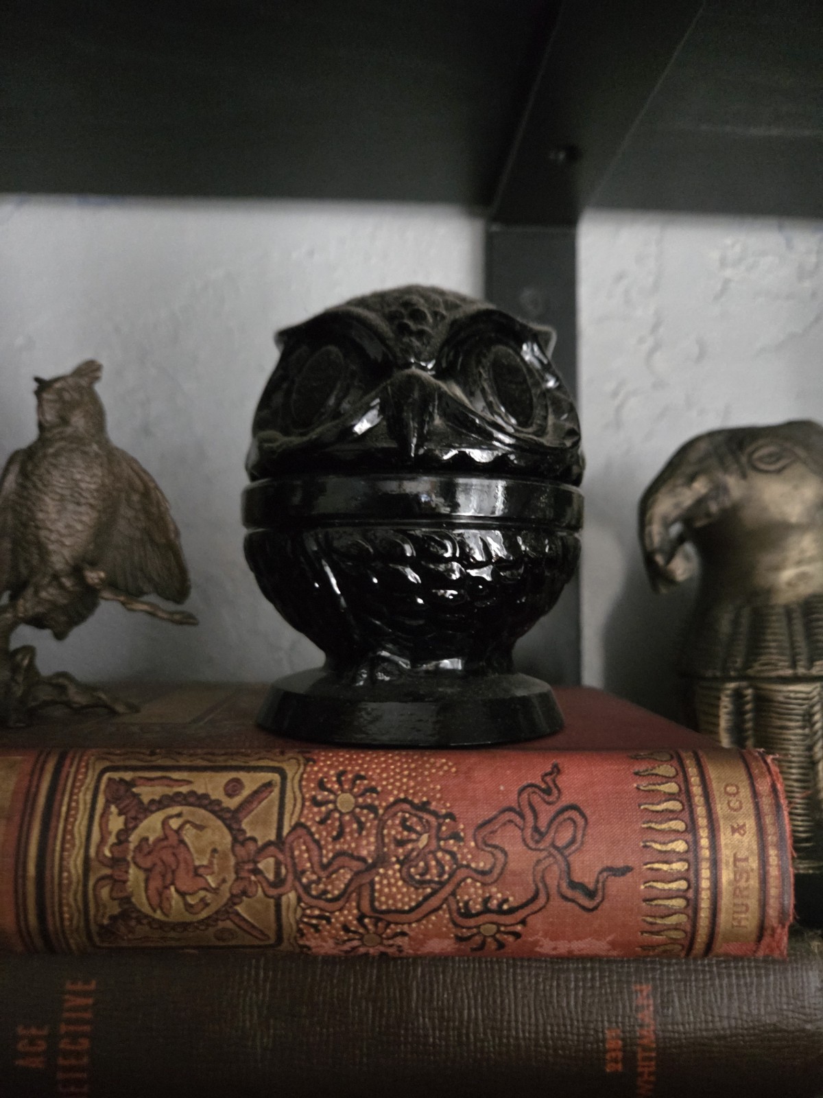 Vintage FENTON Black Glass Spinning Swivel OWL Decision Maker Ring Holder Black 