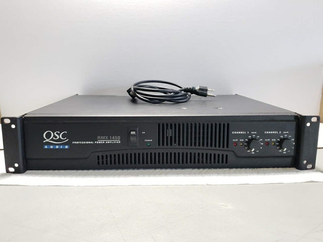 QSC AUDIO RMX-1450 2 CHANNEL  PROFESSIONAL POWER AMPLIFIER