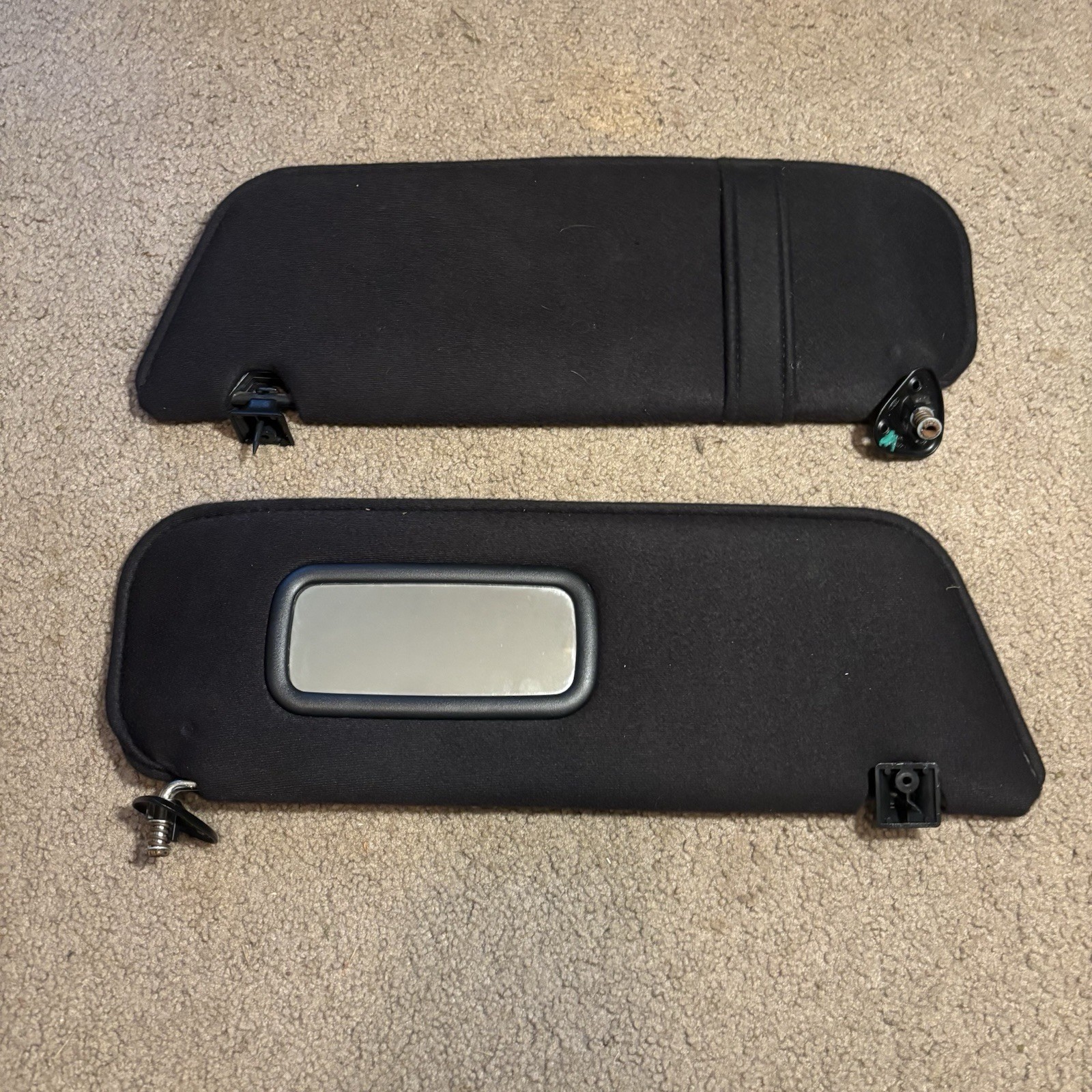 2004-2006 Ford Ranger Sun Visor Set LH RH 2004-2006 Ford Ranger Sun Visor Set LH RH