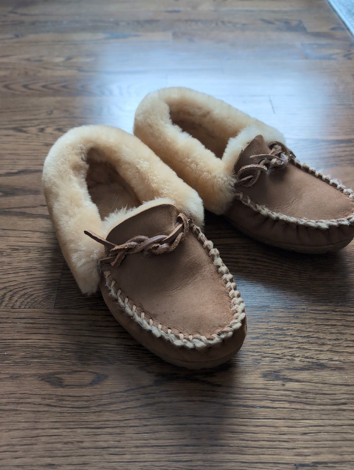LLBean Wicked Good Moccasins Slippers Womens Size 9 LLBean Wicked Good Moccasins Slippers Womens Size 9