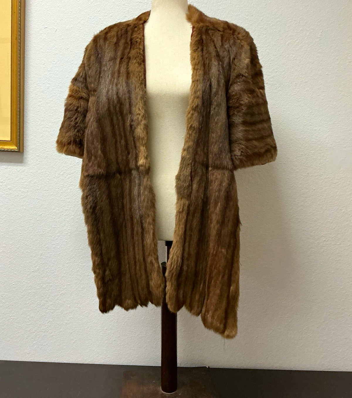 Women\'s Vintage Brown Fur Cape, Short Sleeve, Lined, Hook & Eye Closure, Short Women\'s Vintage Brown Fur Cape, Short Sleeve, Lined, Hook & Eye Closure, Short
