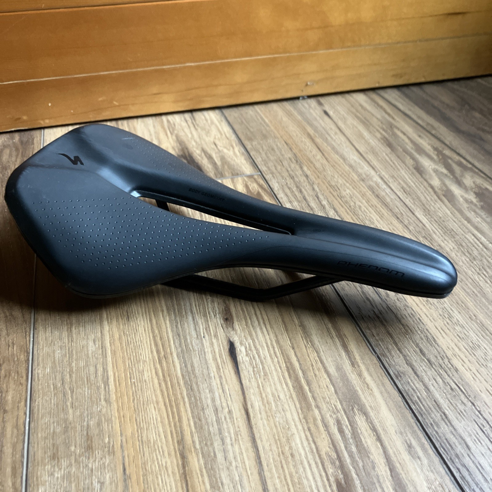 Specialized PHENOM 143 Body Geometry Hollow Cro-Moly Rail Saddle Specialized PHENOM 143 Body Geometry Hollow Cro-Moly Rail Saddle