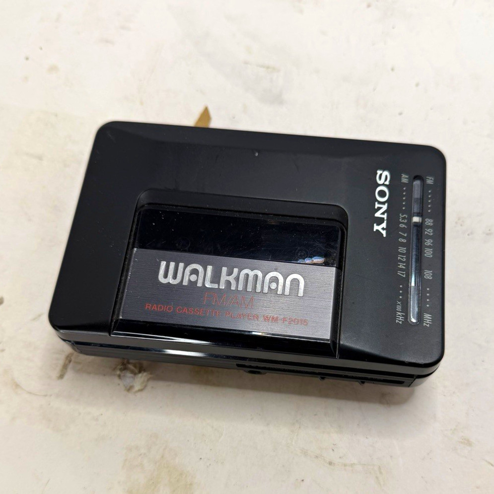 Sony Walkman WM-F2015 AM/FM Radio Cassette Player Black Headphone Jack-tested
