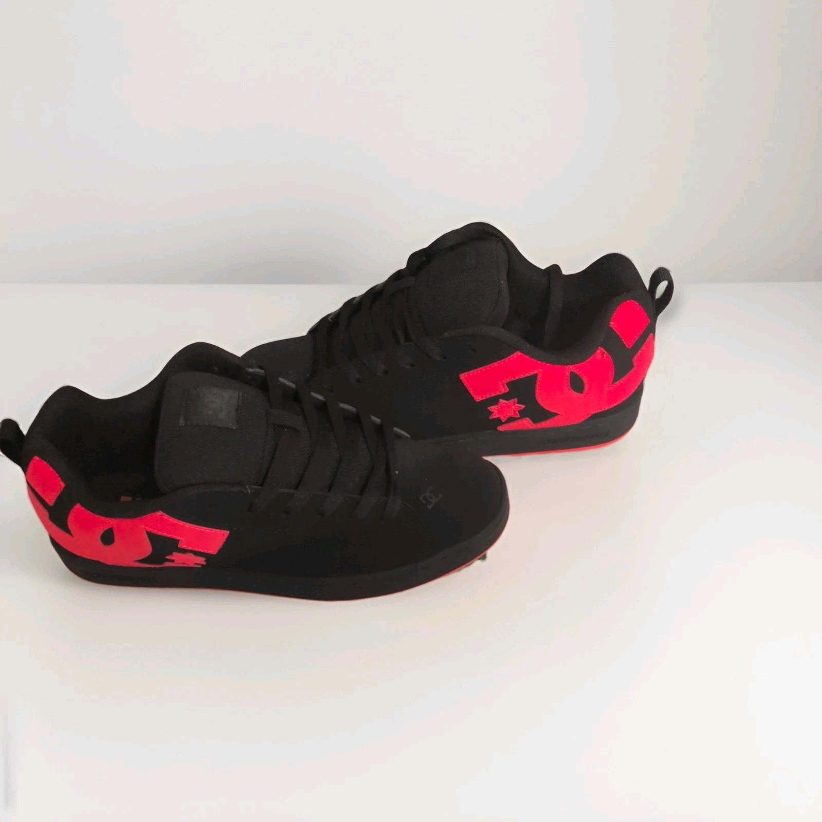 Woman\'s Sneakers & Athletic Shoes DC Court Graffik