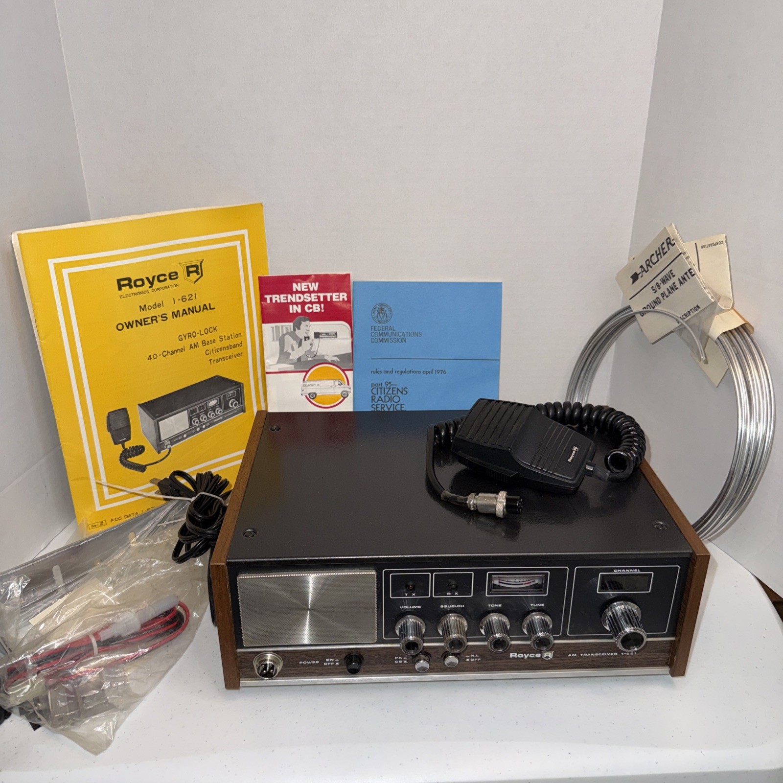 Vintage 1977 Royce 1-621 AM CB Radio Never Used With All Paperwork And Antenna Vintage 1977 Royce 1-621 AM CB Radio Never Used With All Paperwork And Antenna