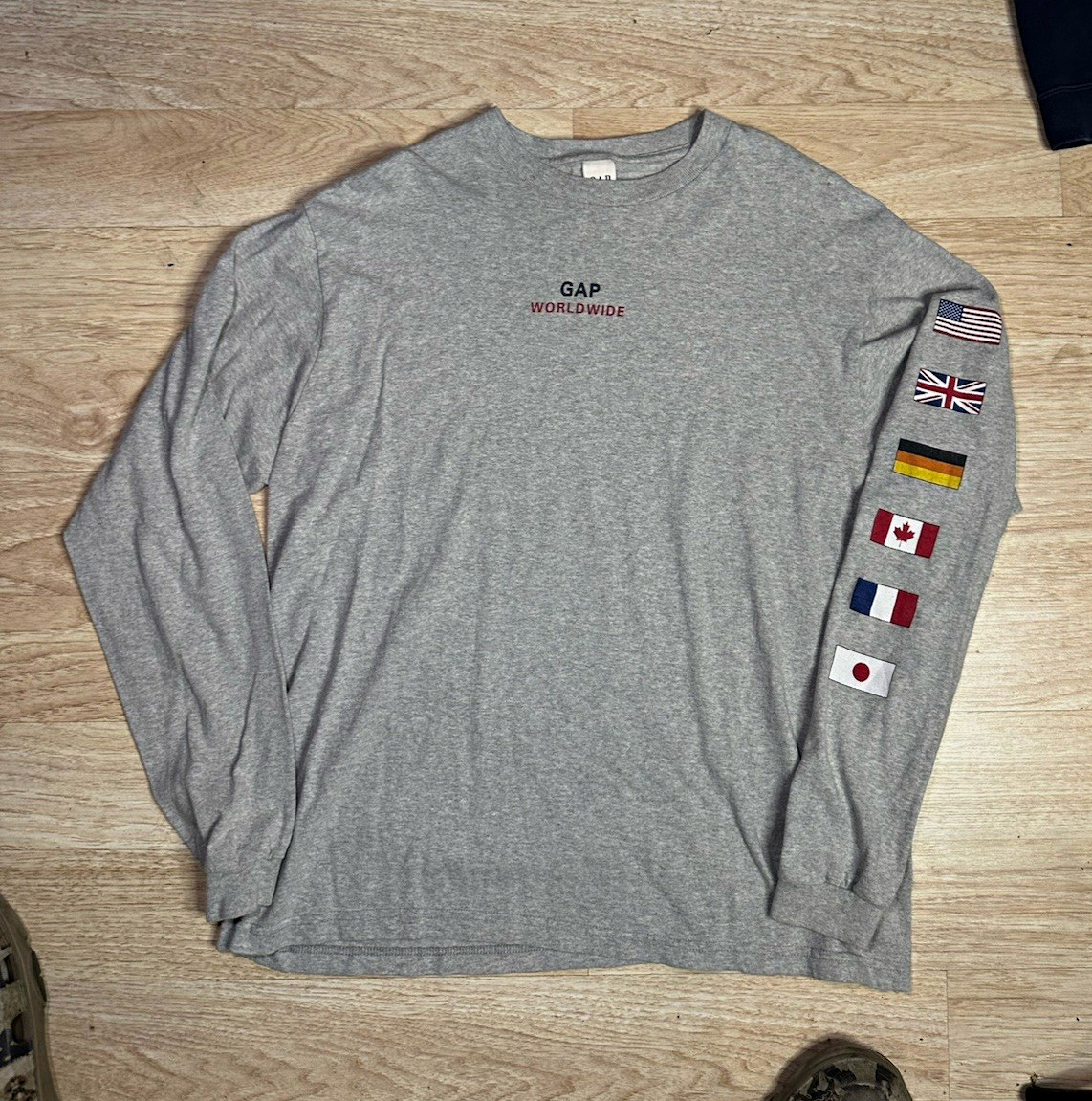 GAP Men’s S Gray Long Sleeve Crew Neck Flag Logo Graphic Print T-Shirt