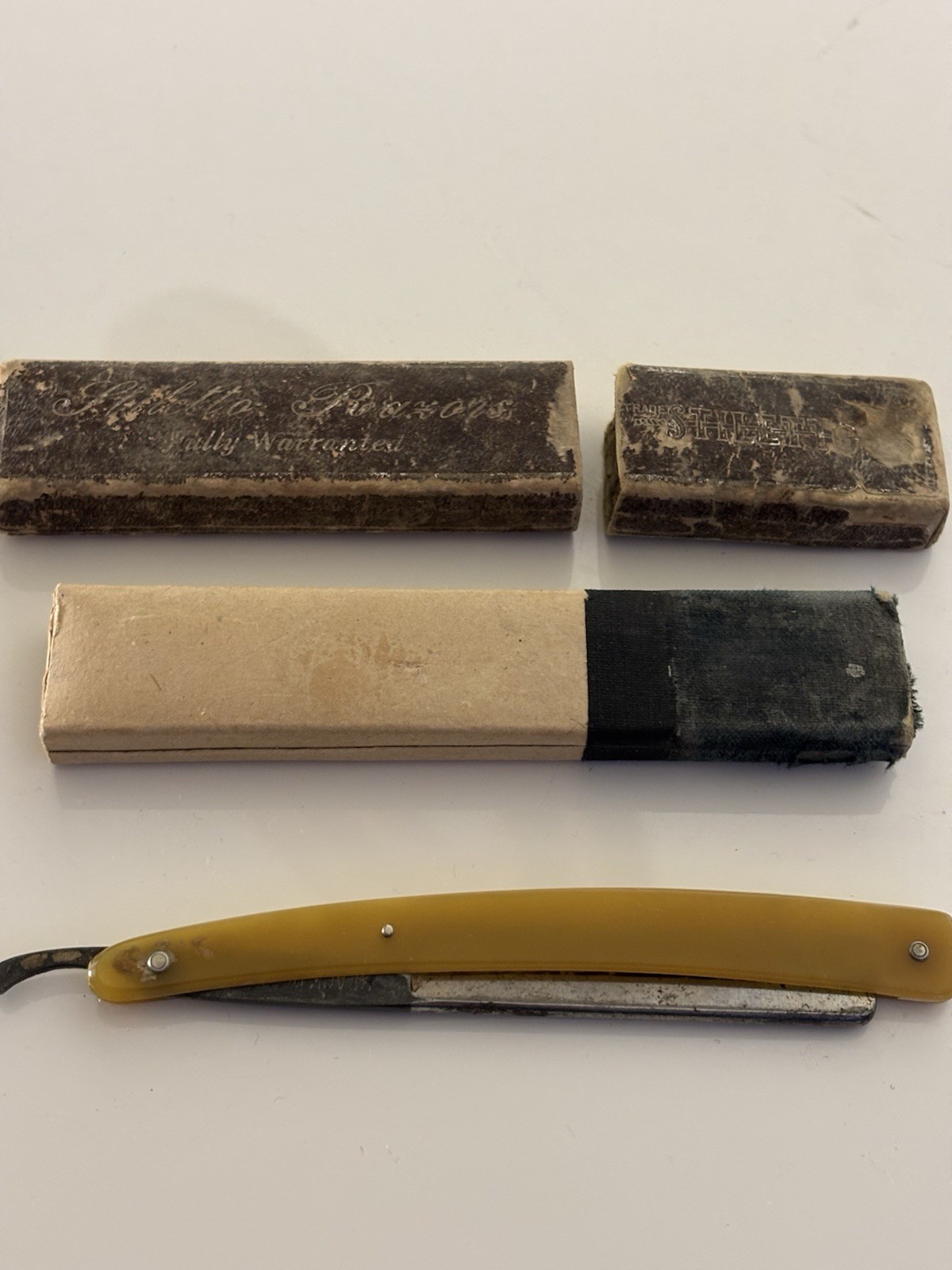 Antique Sheffield Straight Razor Set – Amber Handle and Case