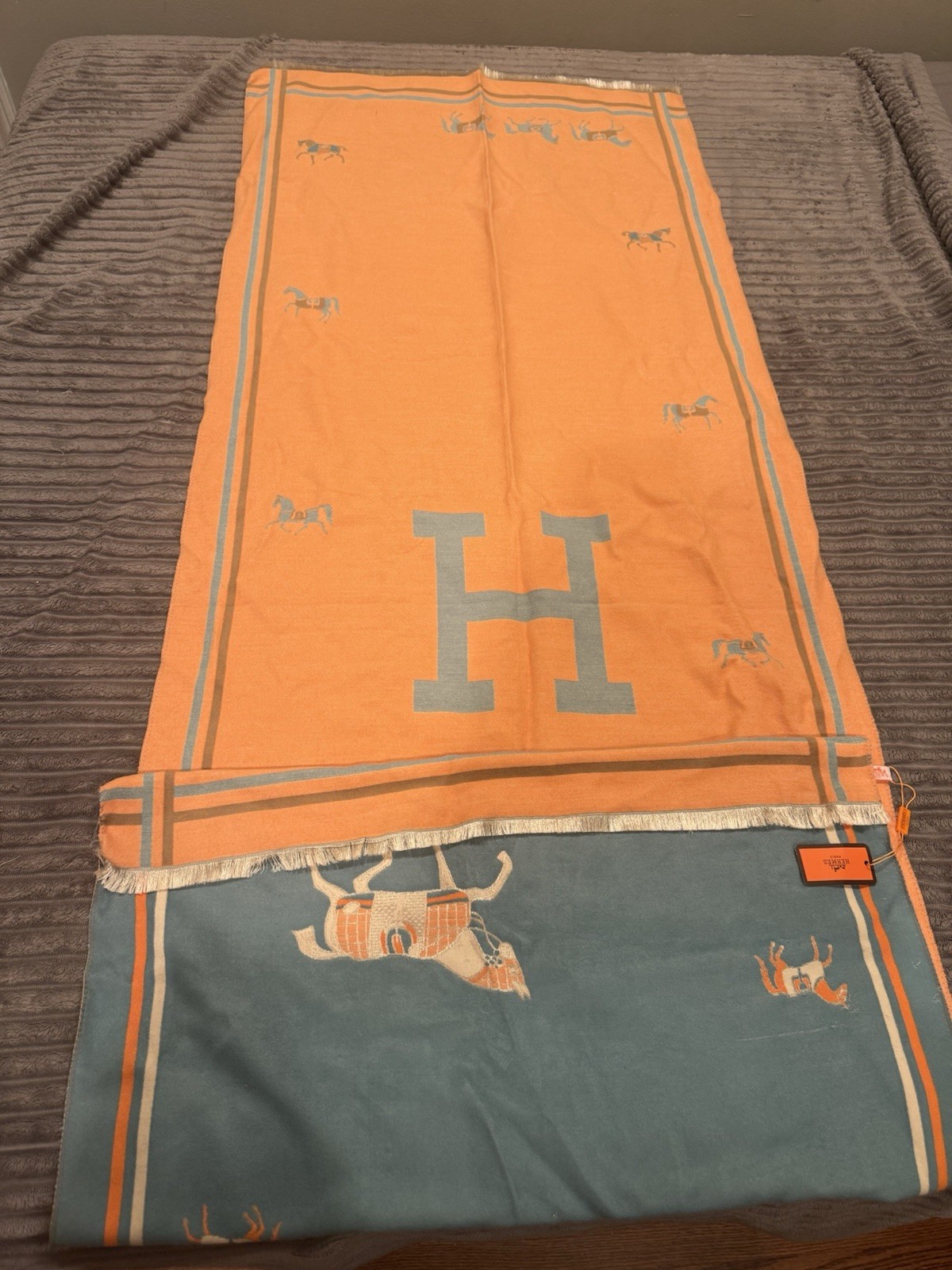 Hermès Paris Orange Blue Logo Horse Cashmere Knit Fringe Rectangle Scarf Hermès Paris Orange Blue Logo Horse Cashmere Knit Fringe Rectangle Scarf