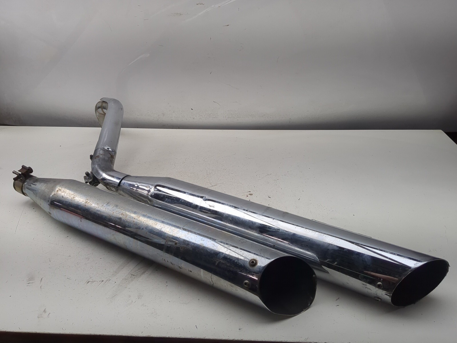 98-06 Harley Road King Classic FLHRCI Rear Vance & Hines Twin Slash Muffler Set