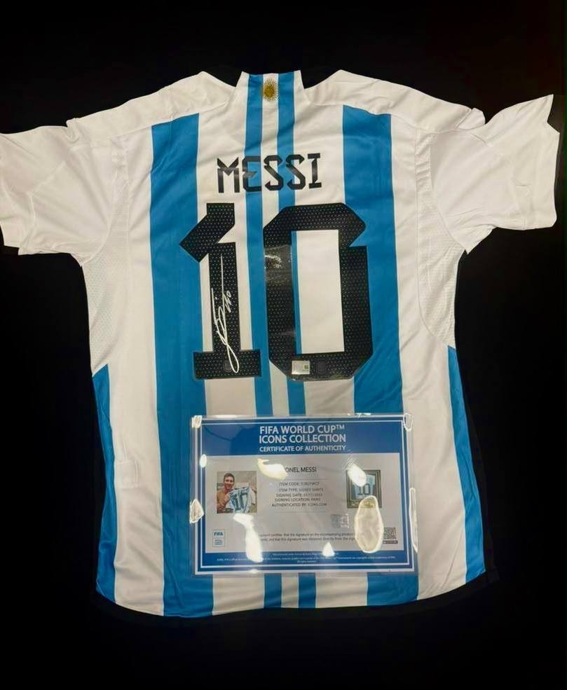Lionel Messi Signed Argentina #10 Jersey FIFA World Cup Icons COA