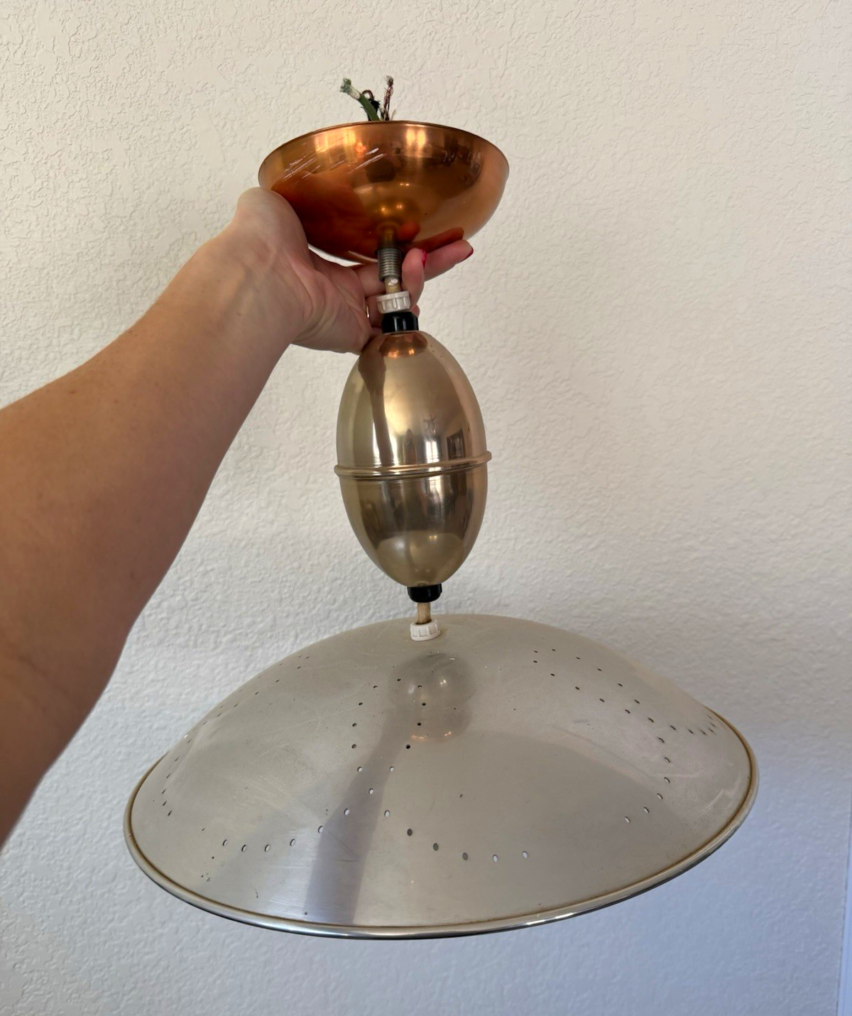 Vintage Del-Val Retractable Pull Down Ceiling Light 3 Bulb UFO Saucer Lamp Light