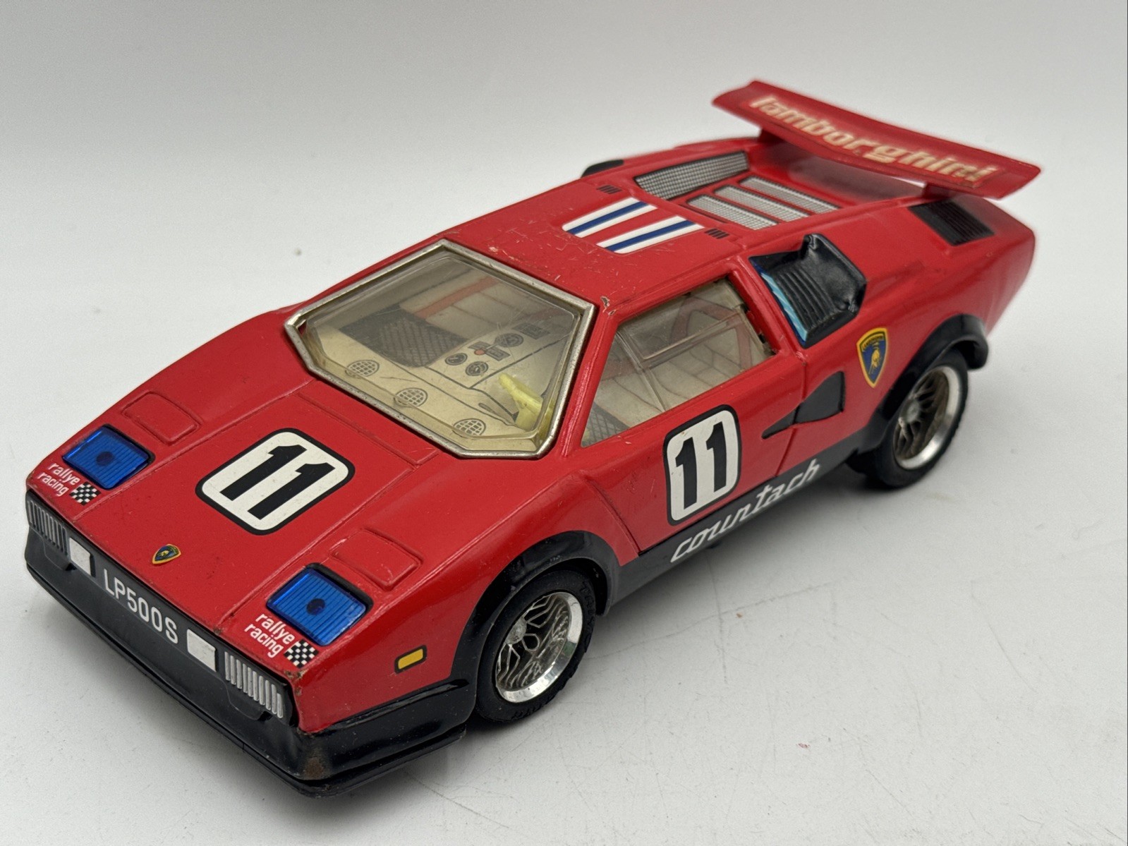 VINTAGE TAIYO B/O JAPANESE TIN RED LAMBORGHINI #11 COUNTACH Non Fall BUMP\'N GO