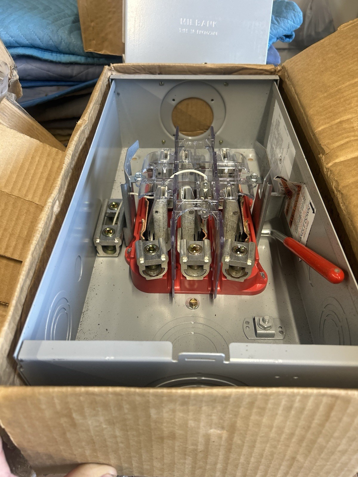 Milbank Meter Base 200 AMP 3 Phase 7 Terminal Milbank Meter Base 200 AMP 3 Phase 7 Terminal