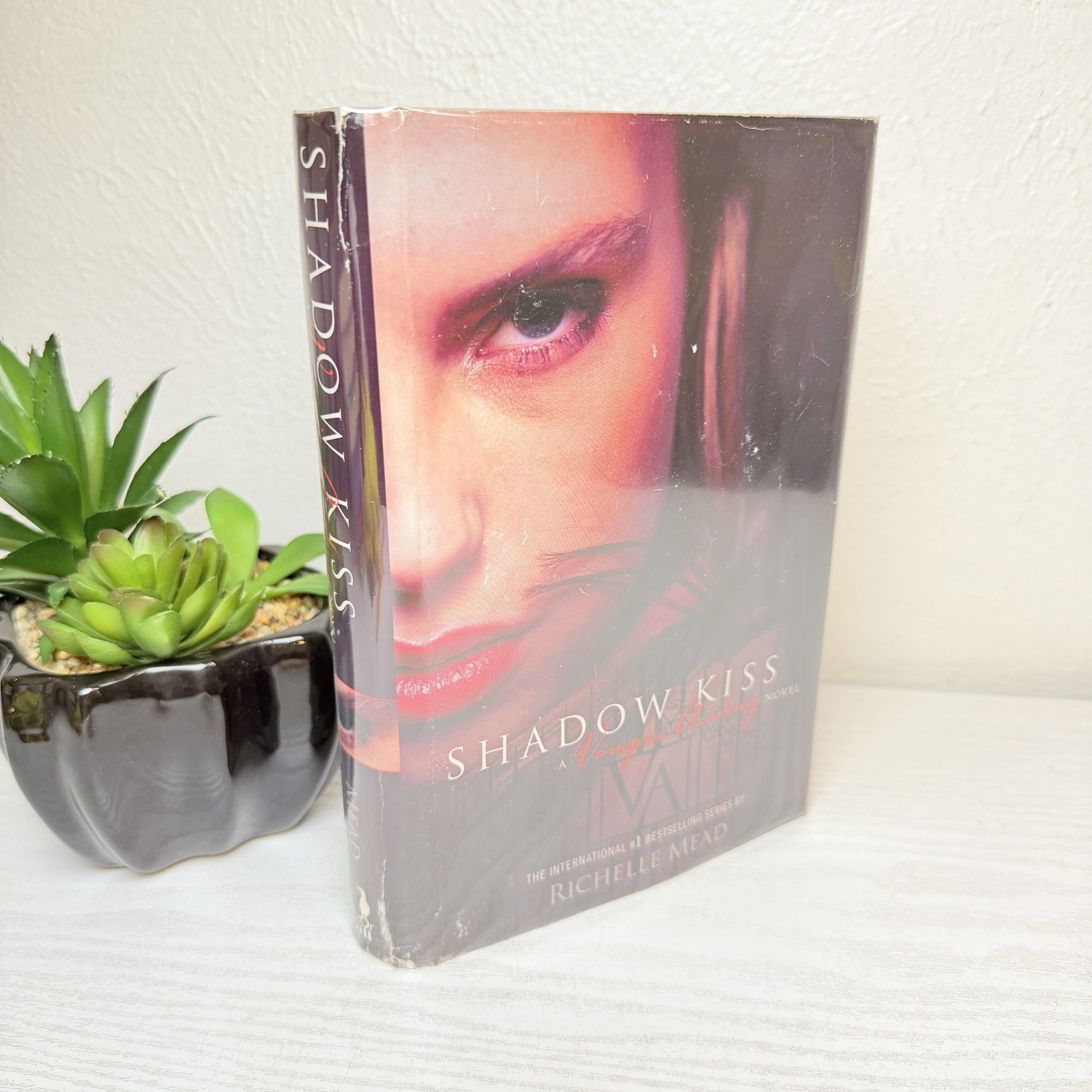 RARE Hardcover Shadow Kiss by Richelle Mead Hardback DJ 2008 Vampire Academy