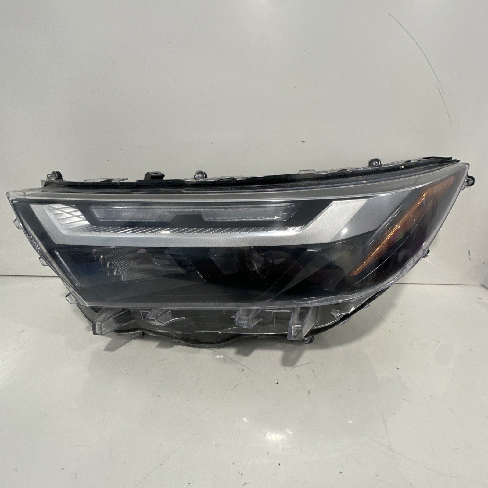 2022 - 2025 Toyota Rav4 Rav-4 Driver Single Projector Silver Bezel Headlight OEM 2022 - 2025 Toyota Rav4 Rav-4 Driver Single Projector Silver Bezel Headlight OEM