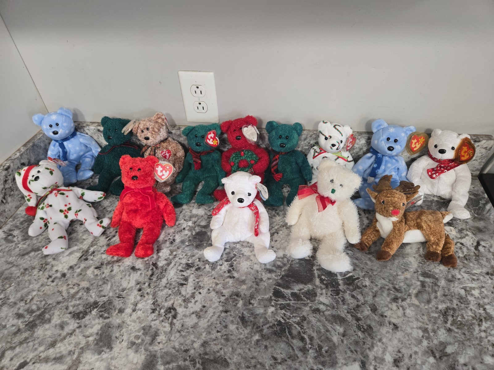 Authentic beanie babies christmas lot Of 14 Retired Authentic beanie babies christmas lot Of 14 Retired