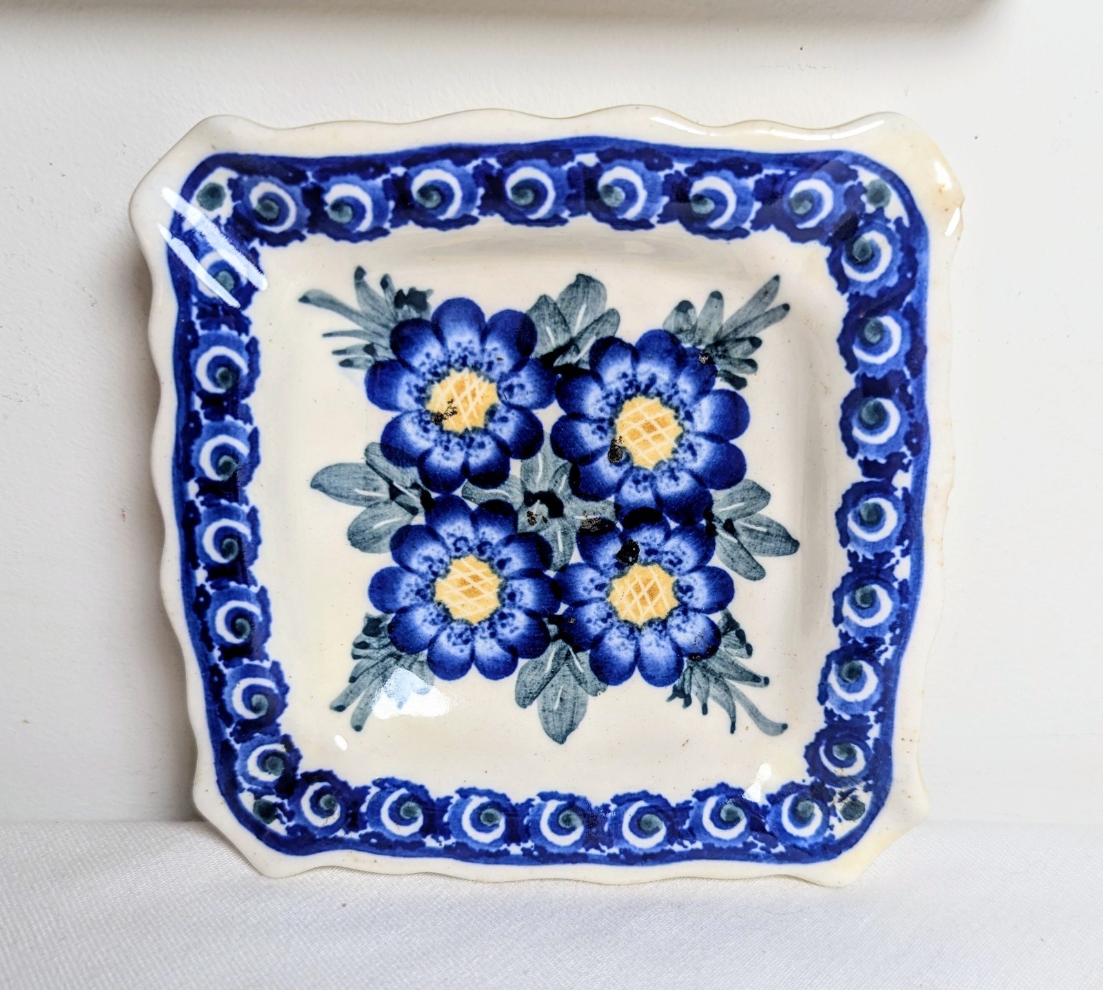 Unikat ~Boleslawiec Polish Pottery~ Square Scalloped Trinket Dish~ Signed