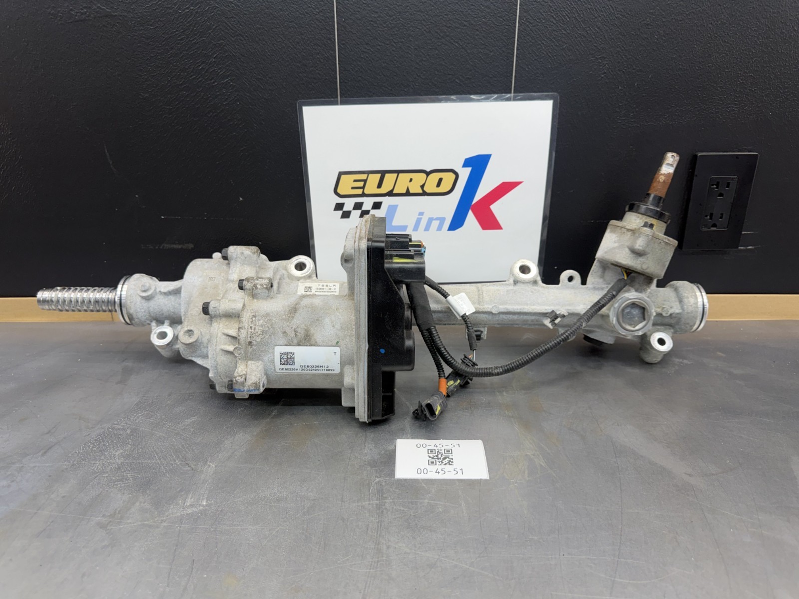 24-26 Tesla Model 3 Highland Power Steering Gear Rack Pinion 1344831-00-C 10k Mi 24-26 Tesla Model 3 Highland Power Steering Gear Rack Pinion 1344831-00-C 10k Mi