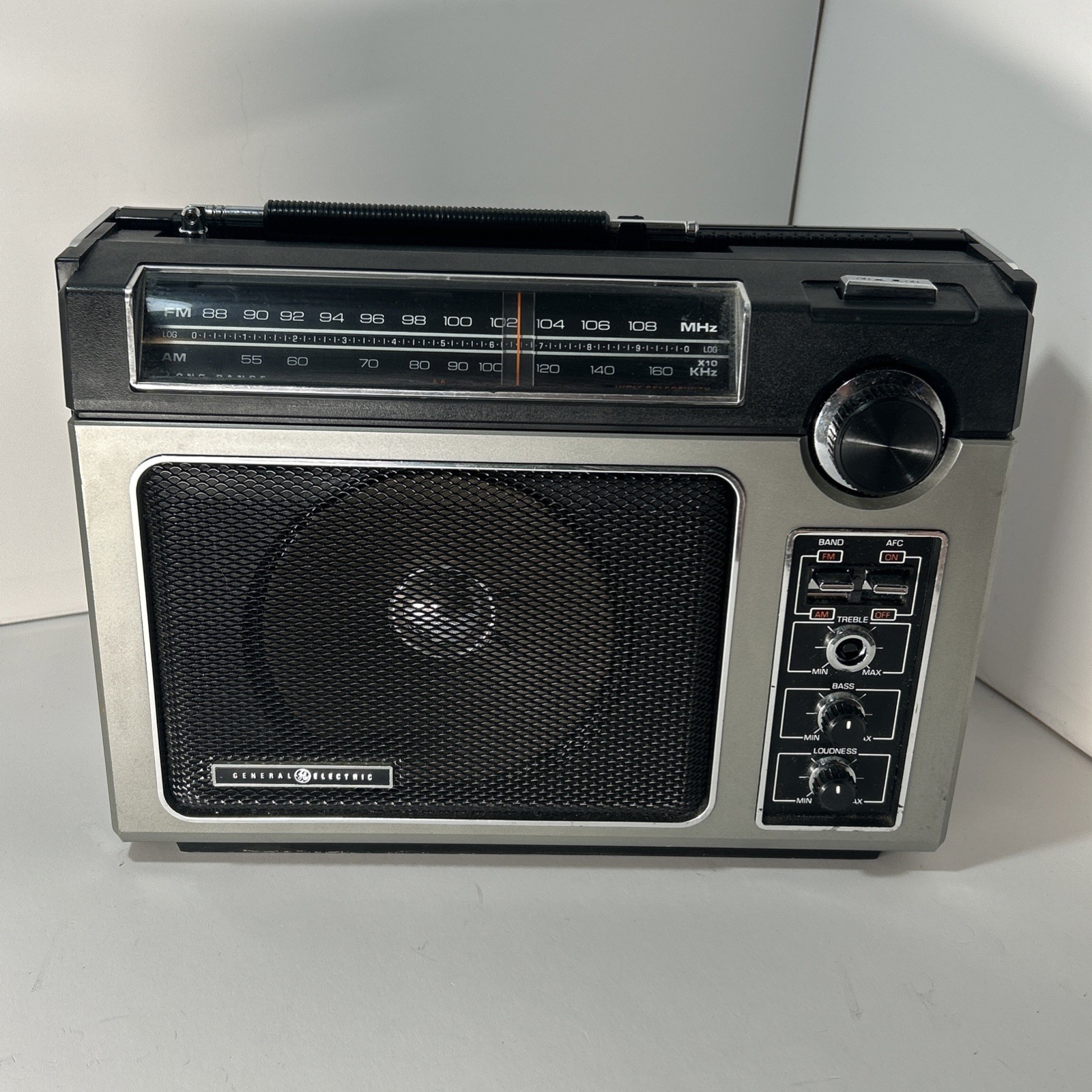 General Electric 7-2880B Long Range Super Radio - Black/Silver - READ - CLEAN General Electric 7-2880B Long Range Super Radio - Black/Silver - READ - CLEAN