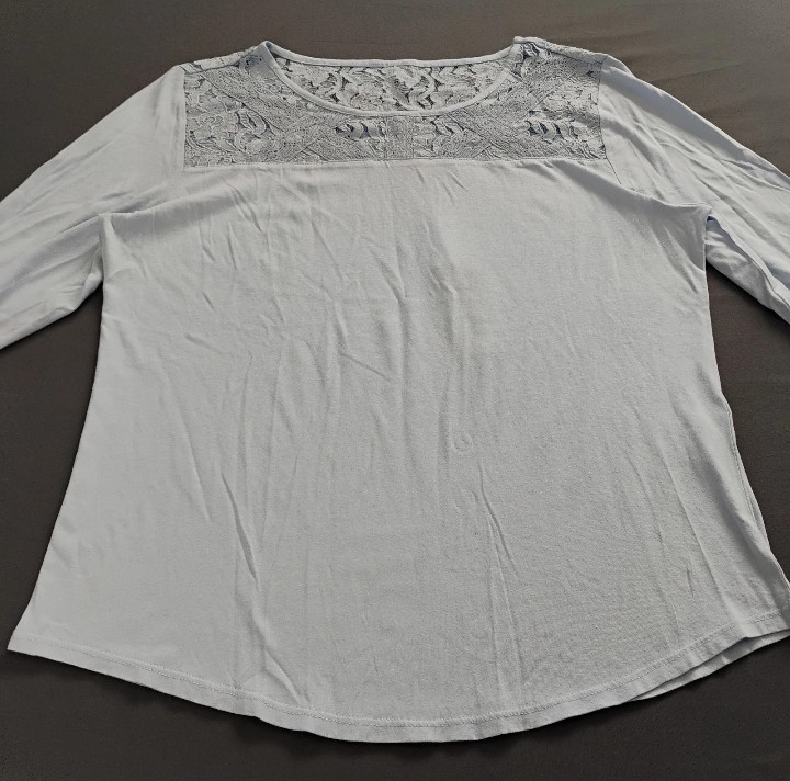 Chico\'s Women\'s Top Blue Solid Knit Lace Yoke Roll Tab 3/4 Sleeve Size M NWT