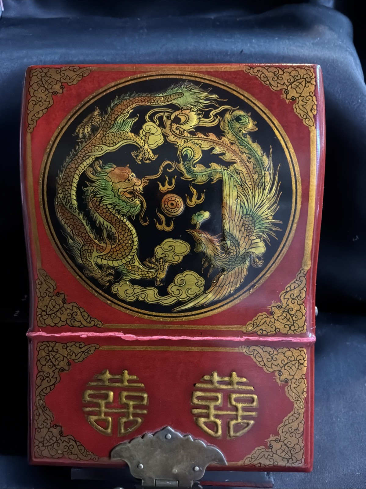 Vintage Chinese Dragon & Phoenix Motif Red Lacquered Wooden Vanity Box Vintage Chinese Dragon & Phoenix Motif Red Lacquered Wooden Vanity Box