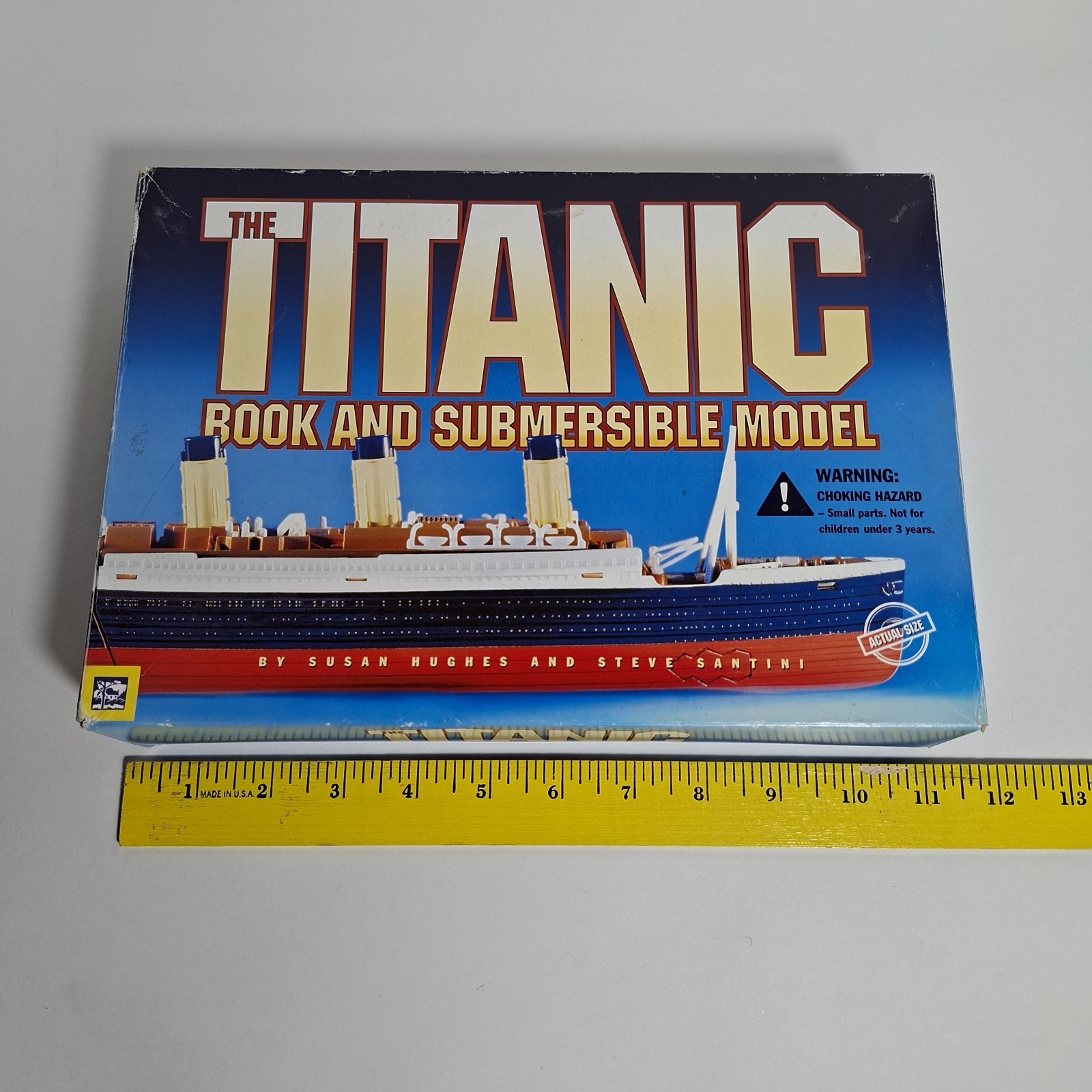New Unassembled Titanic Book and Submersible Model Toy Kit Hughes Santini 1999