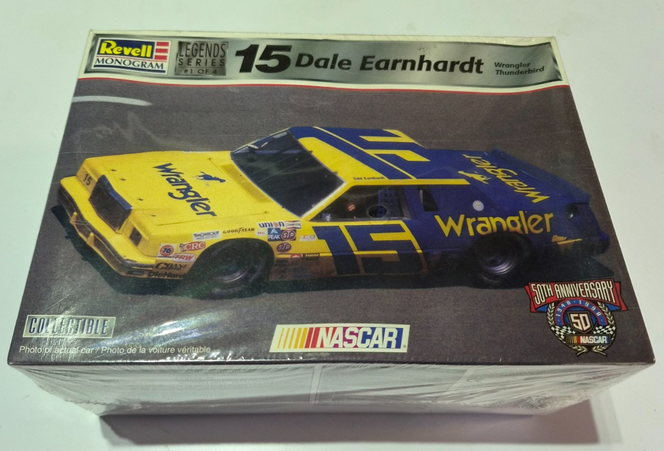 Revell Monogram 85-3150 1/24 dale Earnhardt 15 Wrangler 1982 Thunderbird