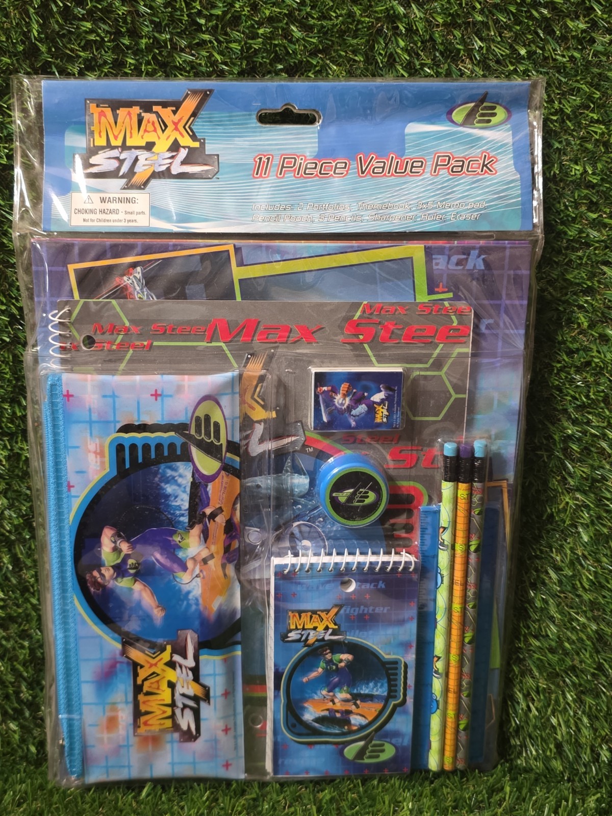 NEW IN PACKAGE VINTAGE 2001 MAX STEEL  11 PC STATIONARY KIT, PENCILS,