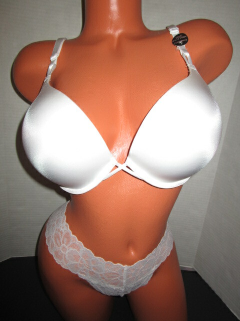 $68 VICTORIA\'S SECRET BOMBSHELL PLUNGE BRA ~ SEXY LACE THONG SET ~ 36B/M ~ NWT