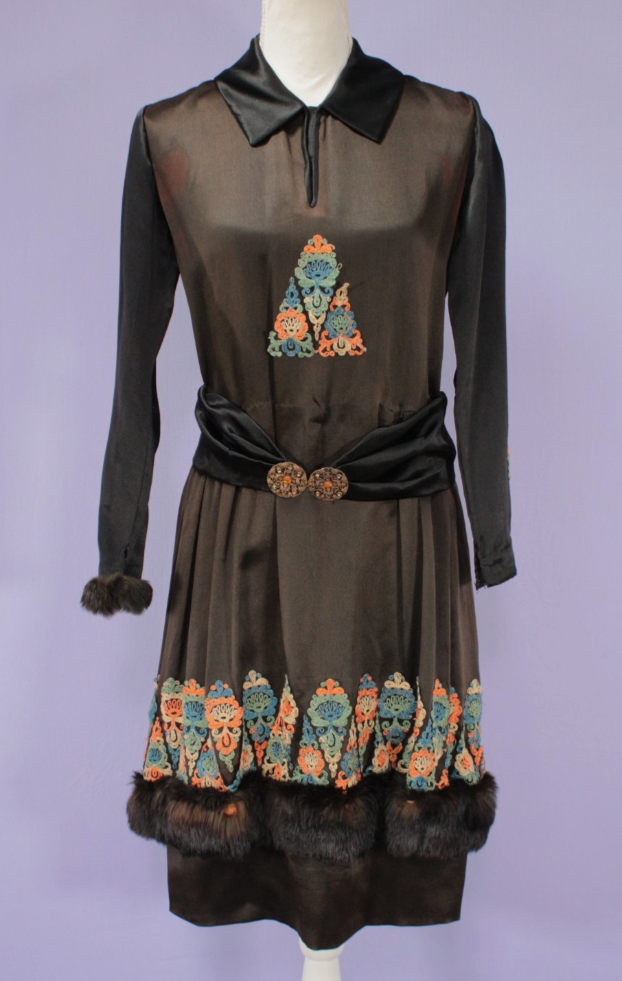 VTG Women\'s 20s Black Silk Colorful Embroidered Dress W/ Fur Trim Sz XS/S 1920s