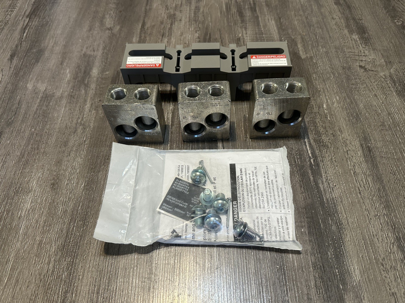 Square D Aluminum Lug Kit AL800P7K PowerPact P 800A New backstock Square D Aluminum Lug Kit AL800P7K PowerPact P 800A New backstock