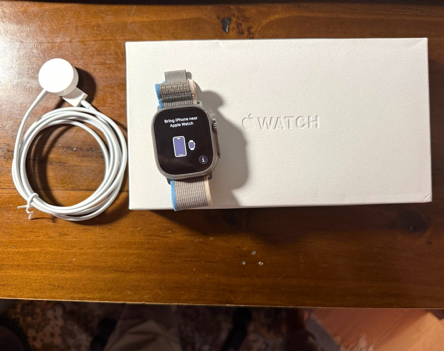 Apple Watch Ultra 49mm Titanium GPS LTE 32GB Blue/Gray Trail Loop M/L Apple Watch Ultra 49mm Titanium GPS LTE 32GB Blue/Gray Trail Loop M/L